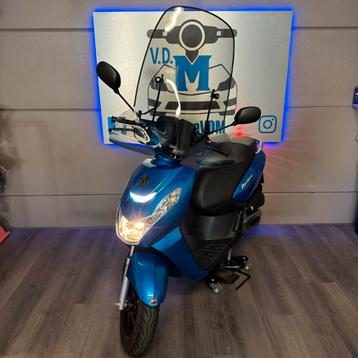 Peugeot Kisbee 45KM BJ 2023 zo goed als nieuw beschikbaar voor biedingen