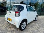 Toyota IQ 1.0 VVTi Comfort, Airco, Navi, Bluetooth, Auto's, Toyota, Parkeersensor, Stof, Gebruikt, Zwart