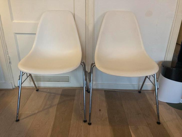 Vitra Eames Plastic Chair - Set van 2, Huis en Inrichting, Stoelen, Gebruikt, Twee, Kunststof, Wit, Ophalen