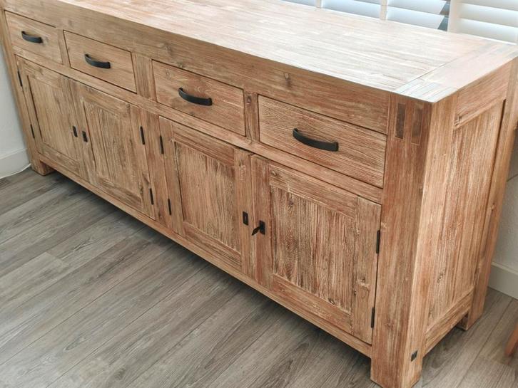 Mooi groot dressoir antiek oud indische look, Huis en Inrichting, Kasten | Dressoirs, Zo goed als nieuw, 200 cm of meer, 25 tot 50 cm