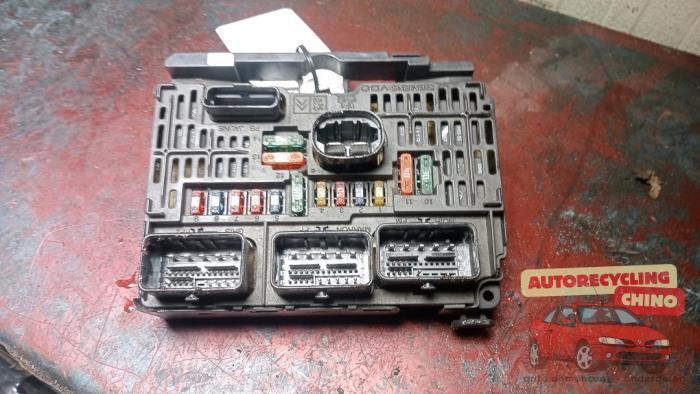 Zekeringkast van een Peugeot 407, Auto-onderdelen, Elektronica en Kabels, Peugeot, Gebruikt, 3 maanden garantie, Ophalen