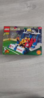 Lego System 3308 Voetbalstadion Compleet, Kinderen en Baby's, Speelgoed | Duplo en Lego, Ophalen of Verzenden, Zo goed als nieuw