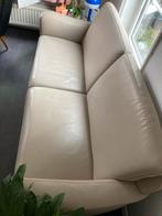 Wit leren 2 zits bank, Huis en Inrichting, Banken | Bankstellen, Ophalen, Gebruikt, Minder dan 75 cm, 150 tot 200 cm