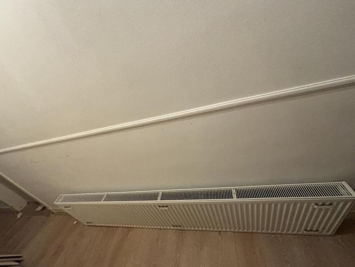 Radiator verwarming 230x50x10, Doe-het-zelf en Verbouw, Verwarming en Radiatoren, Gebruikt, Radiator, 800 watt of meer, 30 tot 80 cm