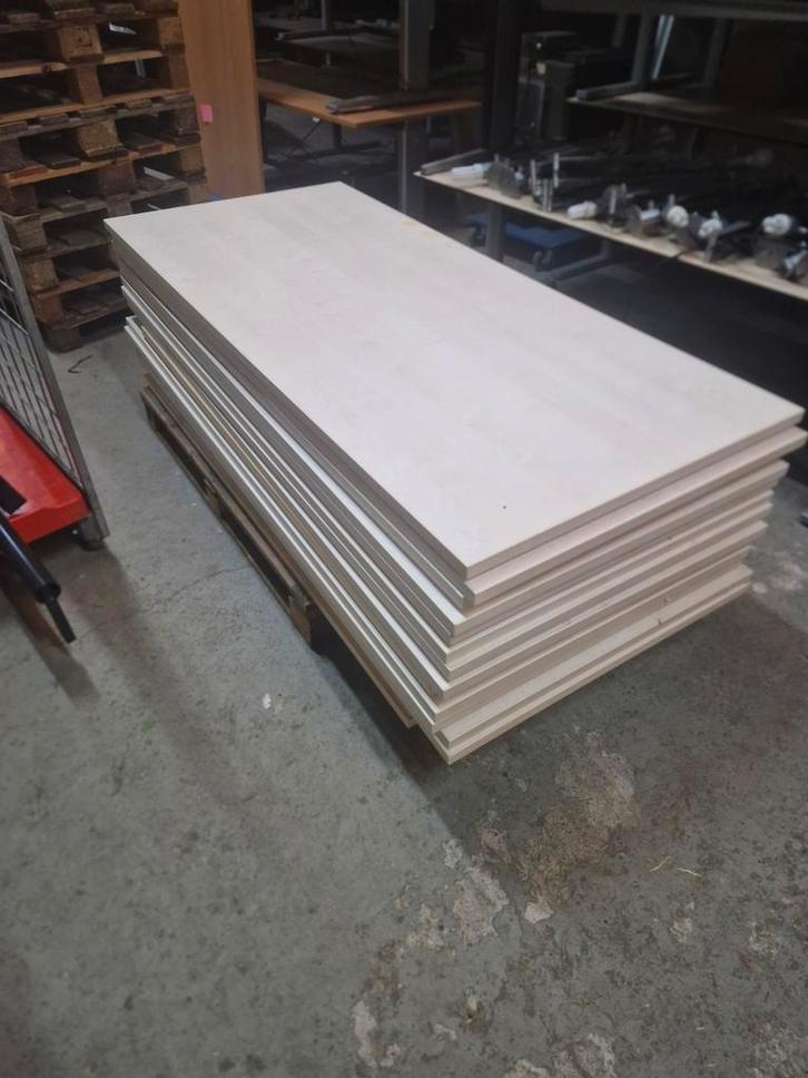 Gratis plaatmateriaal / afvalhout / stookhout oa 28mm dik, Doe-het-zelf en Verbouw, Platen en Panelen, Ophalen of Verzenden