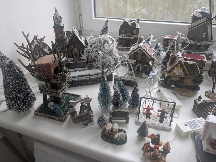 Compleet Kerstdorp - Sfeervol en compleet, Diversen, Kerst, Zo goed als nieuw, Ophalen