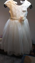 Een mooie kleine jurk voor een bruiloft of ..., Wit, Nieuw, Ophalen of Verzenden, Knielengte
