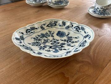 Blue Danube broodschaal op voet   beschikbaar voor biedingen
