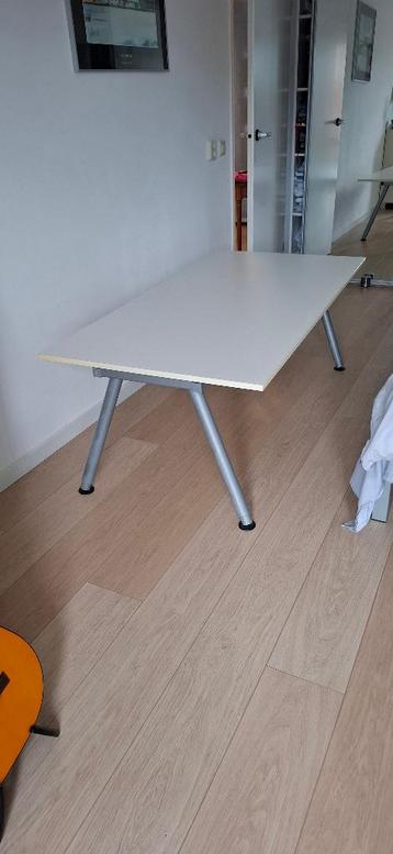 Wit Ikea bureau 'Galant' 160 x 80 cm - afbeelding 1