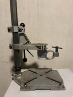 Boorkolom met twee boormachines en accesoires, Doe-het-zelf en Verbouw, Gereedschap | Boormachines, Ophalen, Variabele snelheid