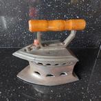 Oude aparte strijkbout, Antiek en Kunst, Ophalen of Verzenden