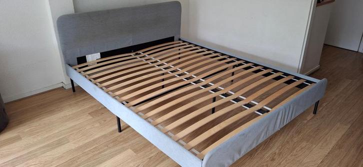 Mooi en stevig gestoffeerd bed, 160x200 cm merk Ikea, Huis en Inrichting, Slaapkamer | Bedden, Gebruikt, Tweepersoons, 160 cm