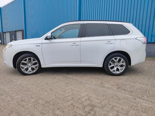 Mitsubishi Outlander 2.0 Dohc Mivec Phev 203pk // apk 14 mnd, Auto's, Mitsubishi, Particulier, Outlander, 360° camera, 4x4, ABS
