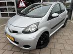 Toyota Aygo 1.0-12V Comfort 5 drs / Nieuwe Banden / APK 11-2, Voorwielaandrijving, Stof, Gebruikt, Met garantie (alle)