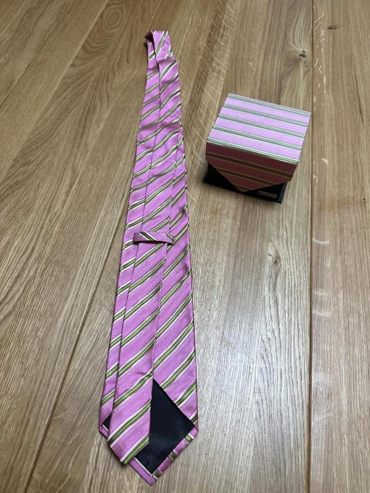 Roze stropdas in kadodoos, Kleding | Heren, Stropdassen, Zo goed als nieuw, Met patroon, Roze, Ophalen of Verzenden