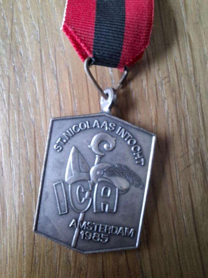 Verzameling Medailles: Schaatsen, Avondvierdaagse, Postzegels en Munten, Penningen en Medailles, Overige materialen, Nederland