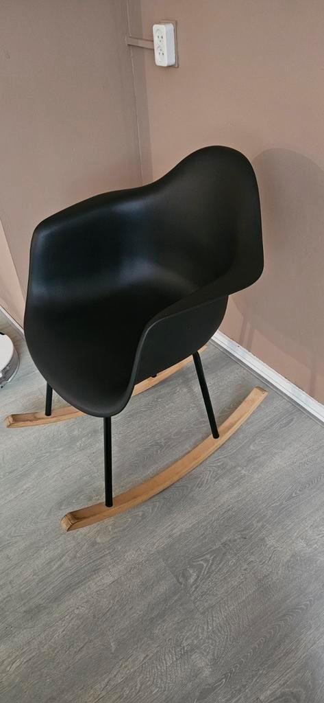 Zwarte Schommelstoel - Stijlvol en Comfortabel, Antiek en Kunst, Antiek | Meubels | Stoelen en Banken, Ophalen