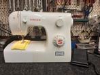 SINGER TRADITION NAAIMACHINE MODEL 2250, Hobby en Vrije tijd, Naaimachines en Toebehoren, Ophalen of Verzenden, Gebruikt, Naaimachine