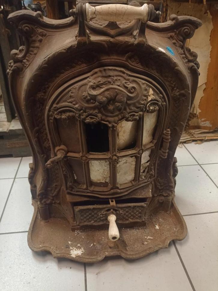 Antieke Franse Houtkachel - 100 jaar oud, Antiek en Kunst, Antiek | Overige Antiek, Ophalen