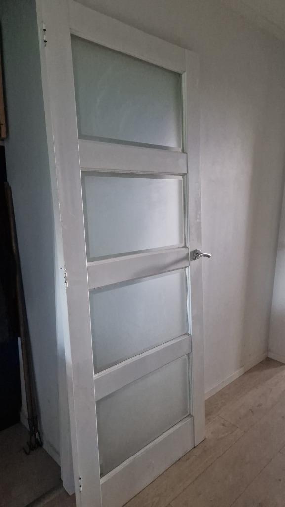 3 identieke binnendeuren met 4 vlakken (melk)glas, Doe-het-zelf en Verbouw, Deuren en Horren, Gebruikt, Binnendeur, 200 tot 215 cm