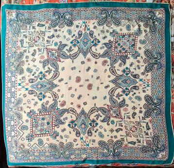 Zijden Sjaal - 109x109cm beschikbaar voor biedingen