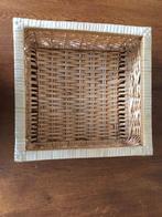 Vierkante Rieten Mand 28 cm x 28 cm Hoogte: 12 cm, Ophalen of Verzenden, Zo goed als nieuw, Rond, Riet