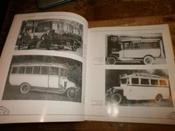 de ZWH bus met veel fotos van oude  bussen zuidwesthoek balk