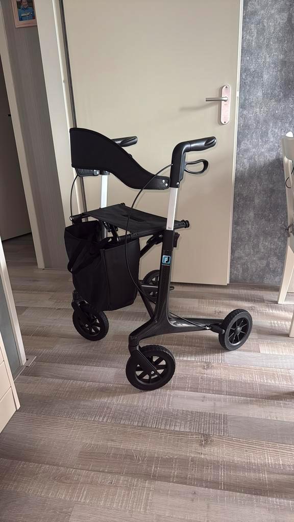 Lichtgewicht carbon rollator (5kg) nieuw niet gebruikt, Diversen, Rollators, Zo goed als nieuw, Ophalen of Verzenden