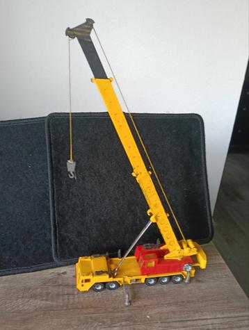 Zware Siku kraan wagen  beschikbaar voor biedingen