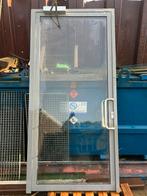Zware stalen kozijn met deur met glas. 230 x 110 cm., Deurkozijn, Zo goed als nieuw, Hout, Ophalen