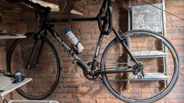 Van Tuyl Carbon racefiets – Nederlandse kwaliteit beschikbaar voor biedingen