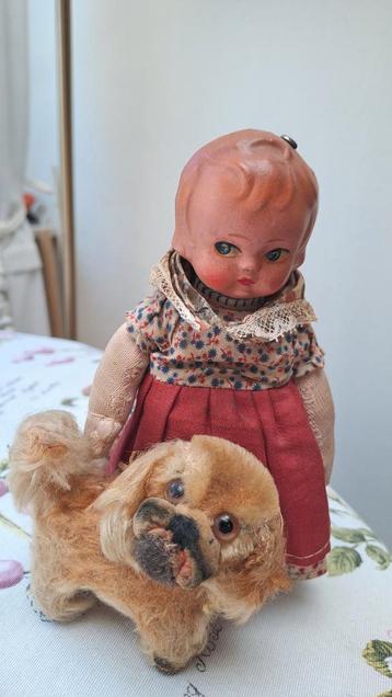STEIFF PEKINEESJE met button en vaantje 9x7 cm  beschikbaar voor biedingen