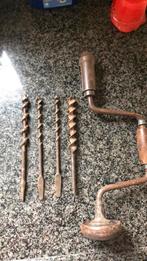Oude slingerboor met 4 boortjes, Antiek en Kunst, Antiek | Gereedschap en Instrumenten, Ophalen of Verzenden