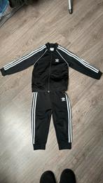 Trainingspak Adidas maat 98, Kinderen en Baby's, Kinderkleding | Maat 98, Ophalen of Verzenden, Zo goed als nieuw