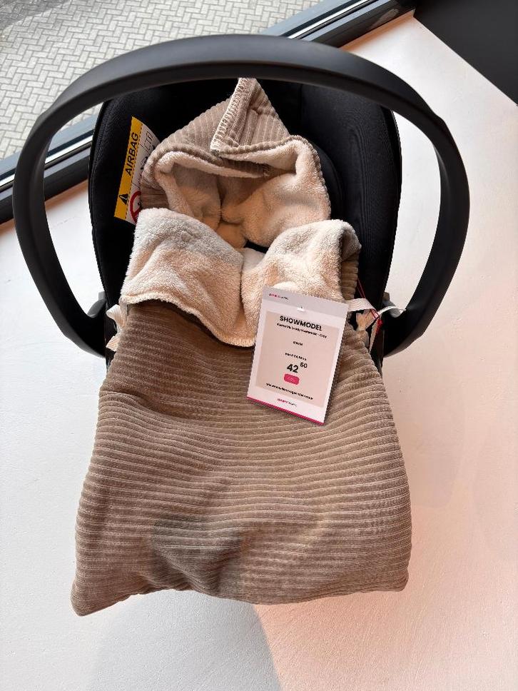 Koeka Vik Teddy  Voetenzak - Clay, Kinderen en Baby's, Overige Kinderen en Baby's, Nieuw, Ophalen of Verzenden