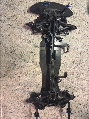 Xray X4F 2023 met wat werk (serpent tamiya losi) beschikbaar voor biedingen