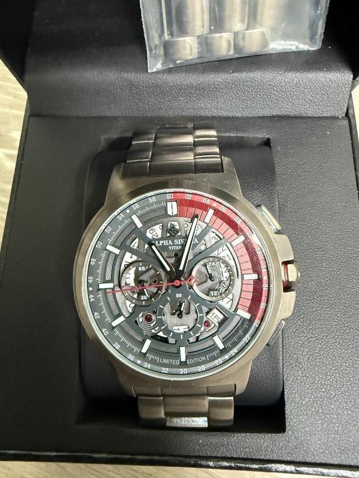 Horloge Alfa Sierra, Sieraden, Tassen en Uiterlijk, Horloges | Heren, Zo goed als nieuw, Polshorloge, Overige merken, Staal, Staal