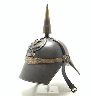 antieke replica van  pruisische  spike helm beschikbaar voor biedingen