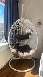 Hangstoel, Huis en Inrichting, Stoelen, Ophalen, Zo goed als nieuw, Wit, Eén