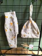 Nieuw handgemaakt • Broekje en mutsje Bloem, Kinderen en Baby's, Babykleding | Maat 50, Broekje, Meisje, Nieuw, Ophalen of Verzenden