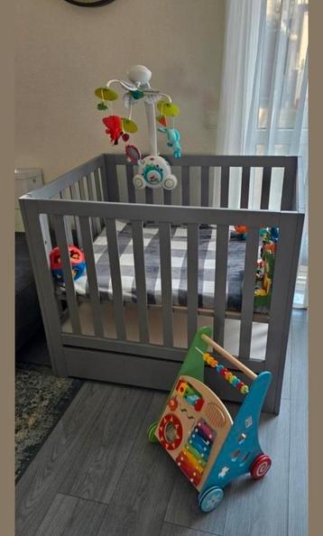 Quilola baby box met lade beschikbaar voor biedingen