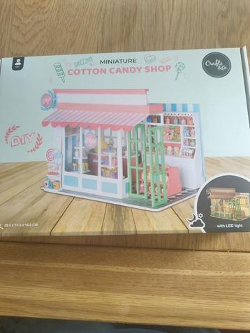 Craft & Co Miniature Cotton Candy Shop DIY Bouwpakket beschikbaar voor biedingen