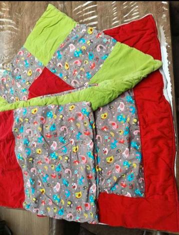 2 boxkleden en een bijpassend verschoningsmatje beschikbaar voor biedingen