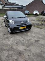 Toyota IQ 1.0 2010 Zwart, Auto's, Toyota, Stof, 4 stoelen, Origineel Nederlands, Handgeschakeld