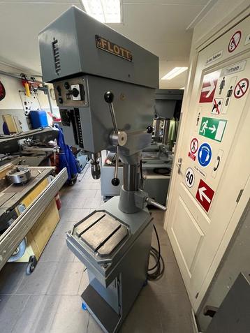  kolomboormachines FLOTT  beschikbaar voor biedingen