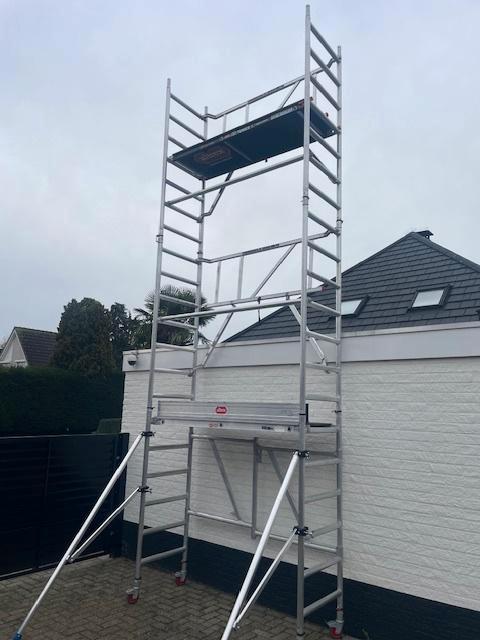 altrex rs tower 5 smal met fiberdeck wh 7 mtr in nieuwstaat, Doe-het-zelf en Verbouw, Steigers, Nieuw, Rolsteiger of Kamersteiger