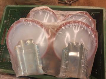 1 partij van 200 nieuwe zwenkwielen en bokwielen  beschikbaar voor biedingen