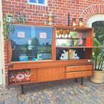 Vintage teakhout wandmeubel met bar en vitrine, jaren 70's., Huis en Inrichting, Kasten | Wandmeubels, Ophalen, Gebruikt, 150 tot 200 cm