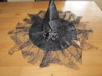 Grote zwarte heksenhoed met tule  * Nieuw *., Ophalen of Verzenden, Nieuw, Halloween, Kleding
