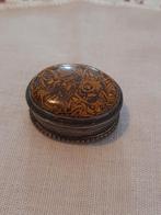 Antiek zilveren doosje met edelsteen, Antiek en Kunst, Ophalen of Verzenden, Zilver